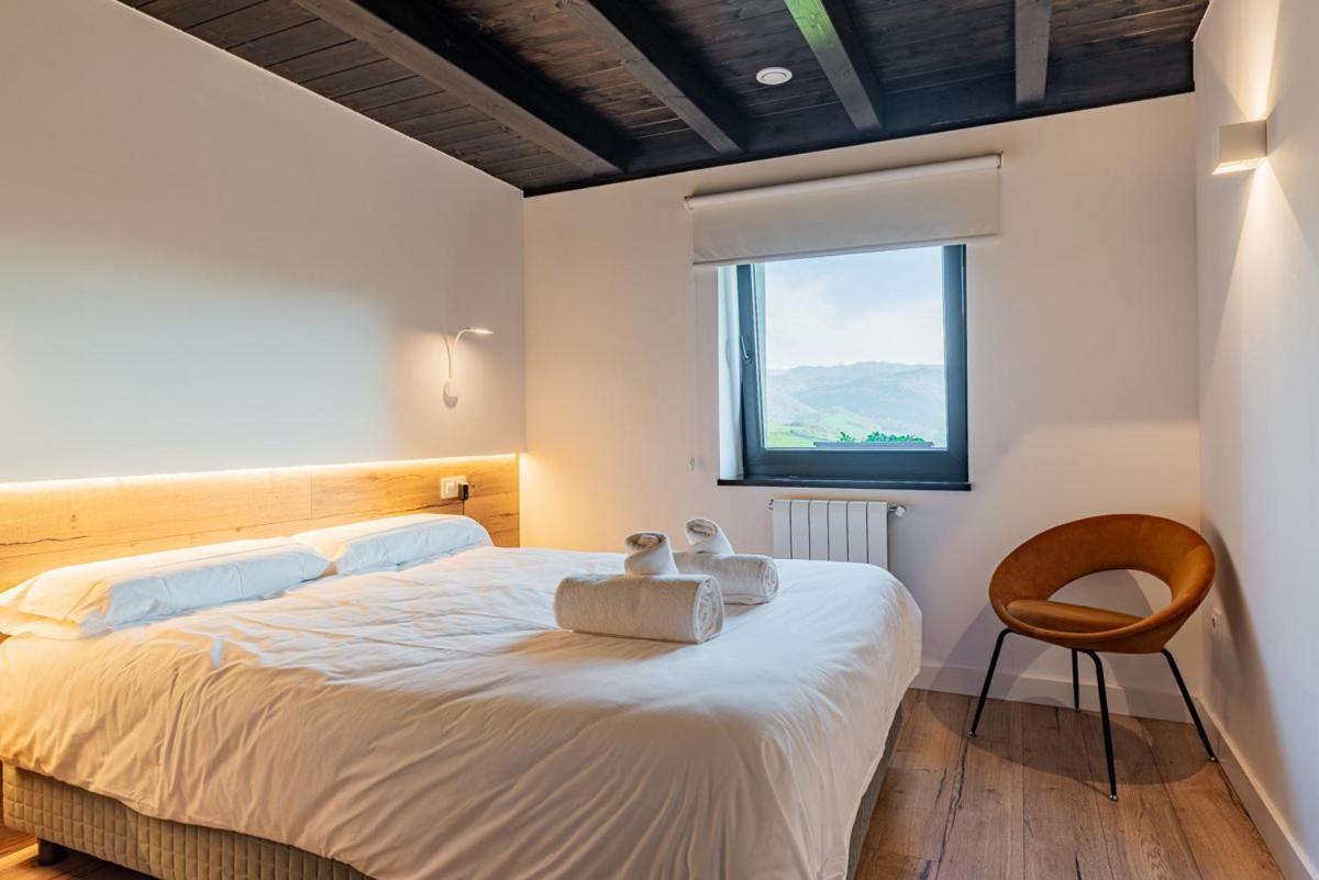 Apartamentos Picabel Onís Eksteriør billede
