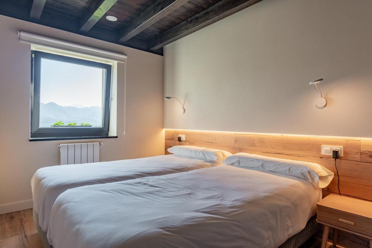 Apartamentos Picabel Onís Eksteriør billede