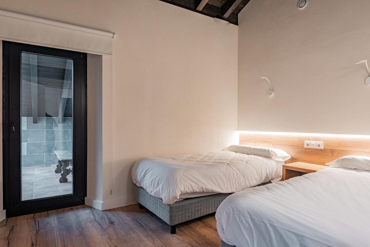 Apartamentos Picabel Onís Eksteriør billede